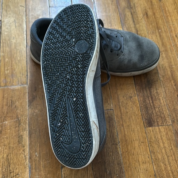 Grey Nike SB - Picture 3 of 7